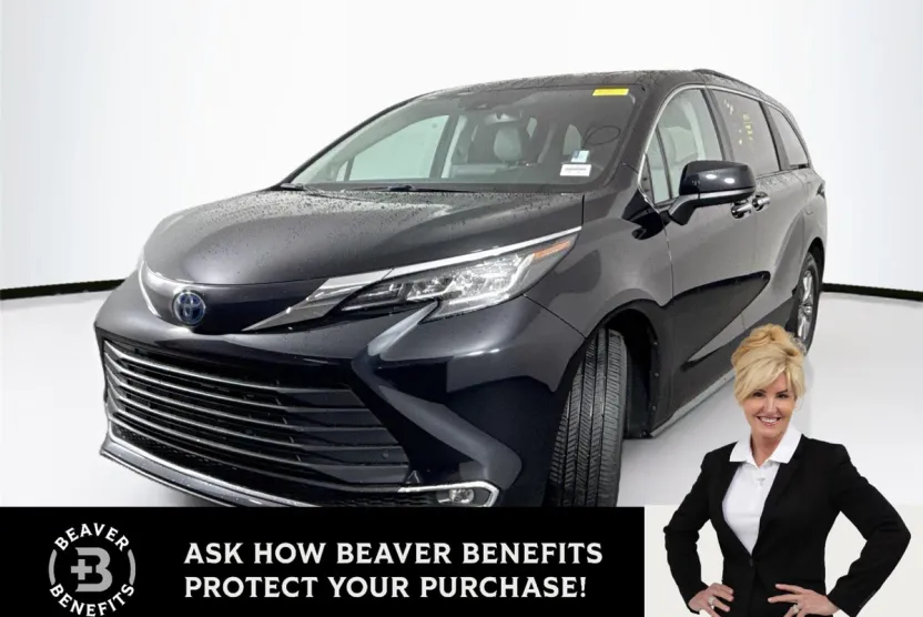 2023 Toyota Sienna XLE photo 1