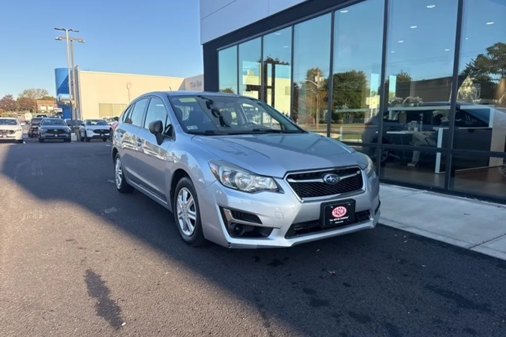 2016 Subaru Impreza 2.0i photo 1