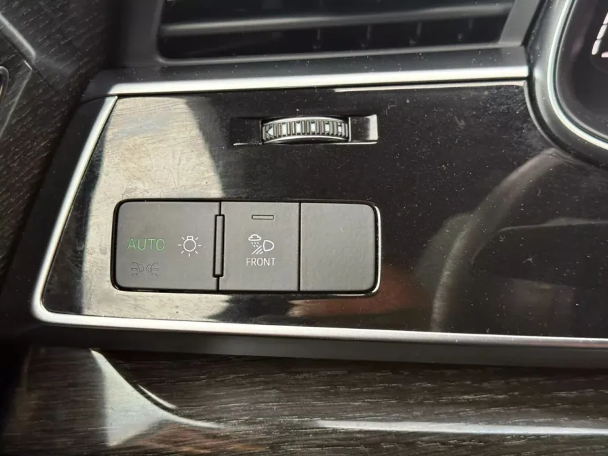 2022 Audi Q7 45 Premium Plus photo 23