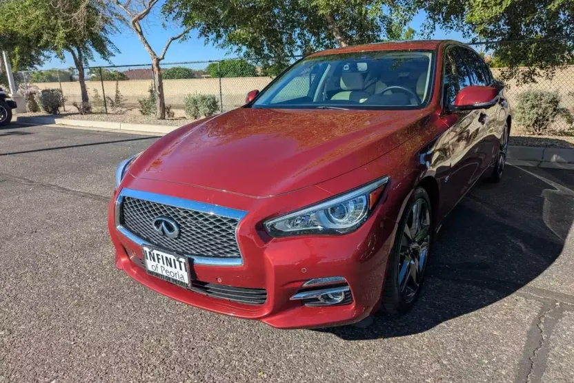 2015 Infiniti Q50 Premium photo 1