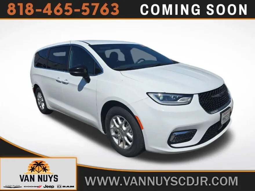 2024 Chrysler Pacifica Touring photo 1
