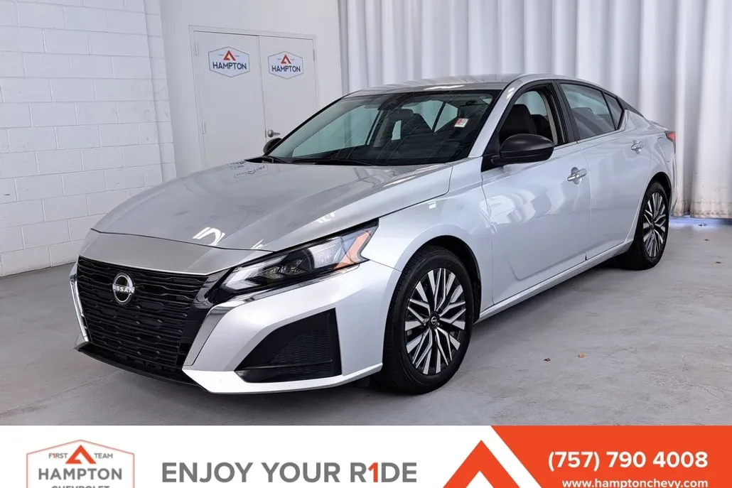 2024 Nissan Altima 2.5 SV photo 1