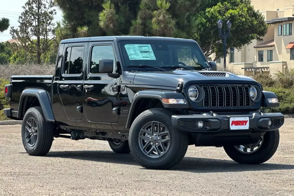 2025 Jeep Gladiator Sport S photo 1