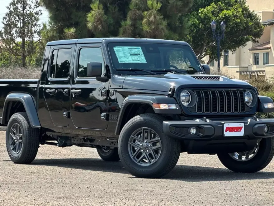 2025 Jeep Gladiator Sport S photo 1