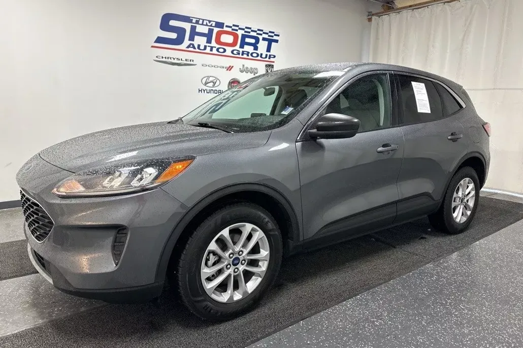 2022 Ford Escape SE Hybrid photo 1
