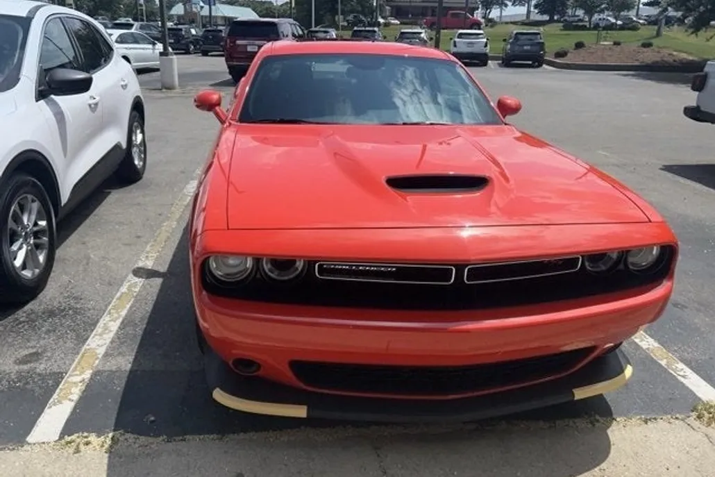 2023 Dodge Challenger R/T photo 1