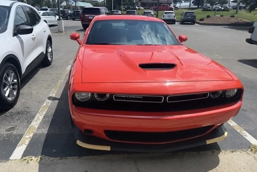 2023 Dodge Challenger R/T photo 1