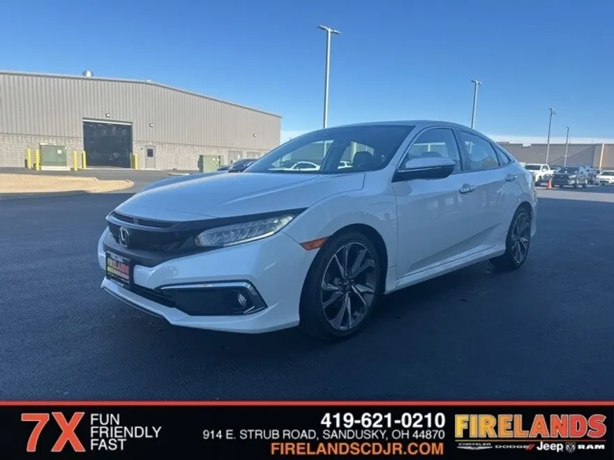 2019 Honda Civic Touring photo 1
