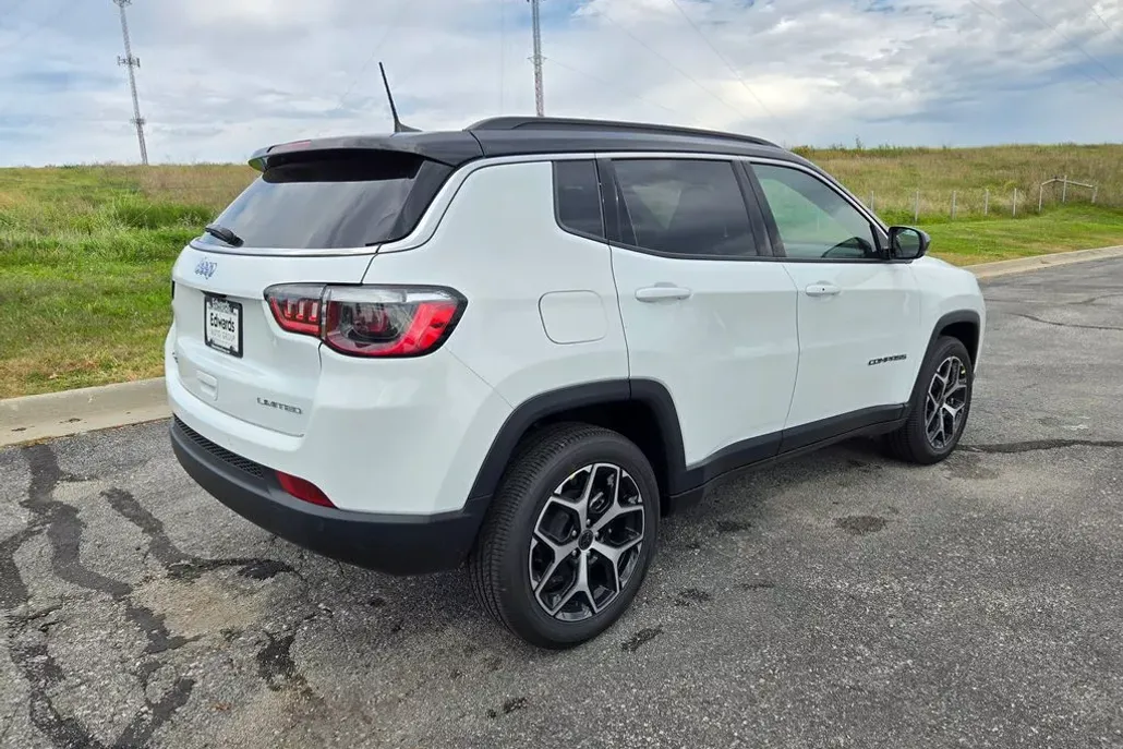 2026 Jeep Compass Limited photo 1