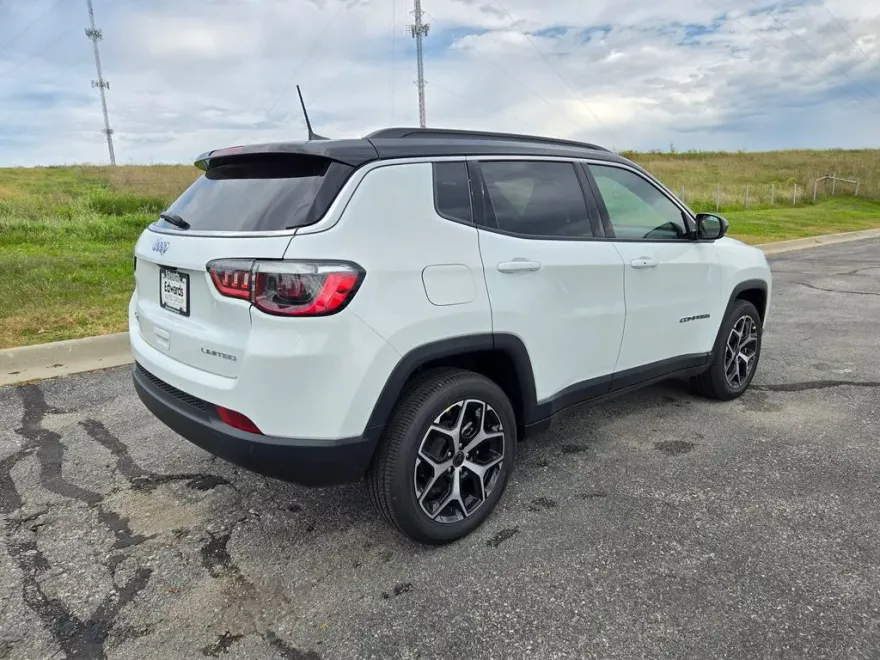 2026 Jeep Compass Limited photo 1