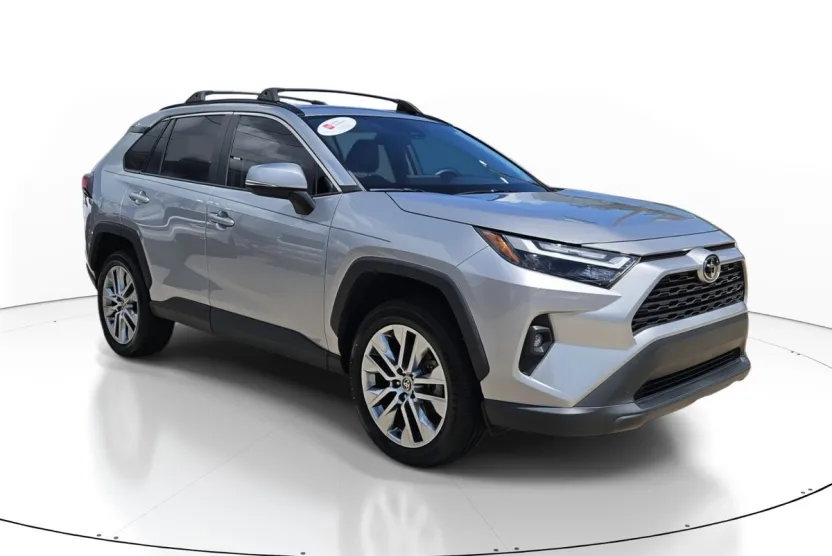 2022 Toyota RAV4 XLE Premium photo 1