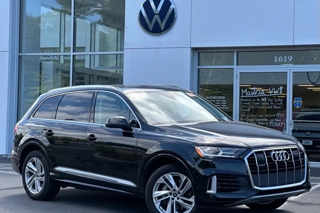 2023 Audi Q7 55 Premium Plus photo 1