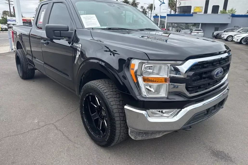 2022 Ford F-150 XLT photo 1