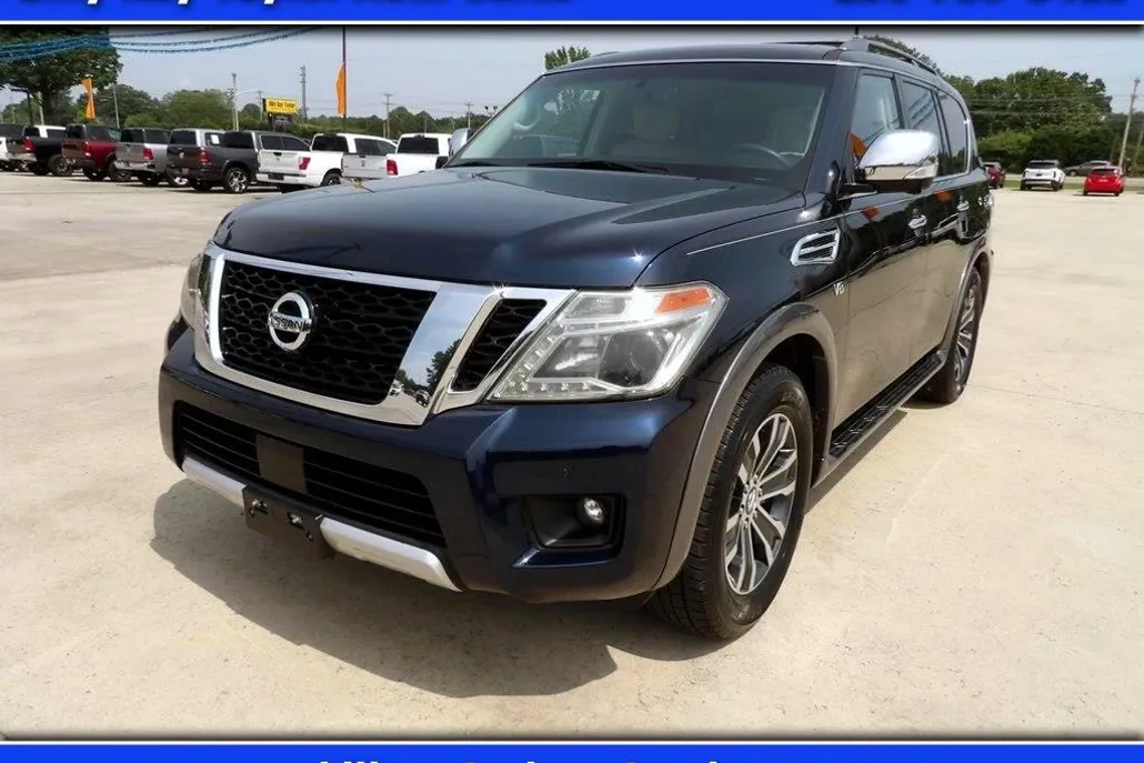 2017 Nissan Armada SV photo 1