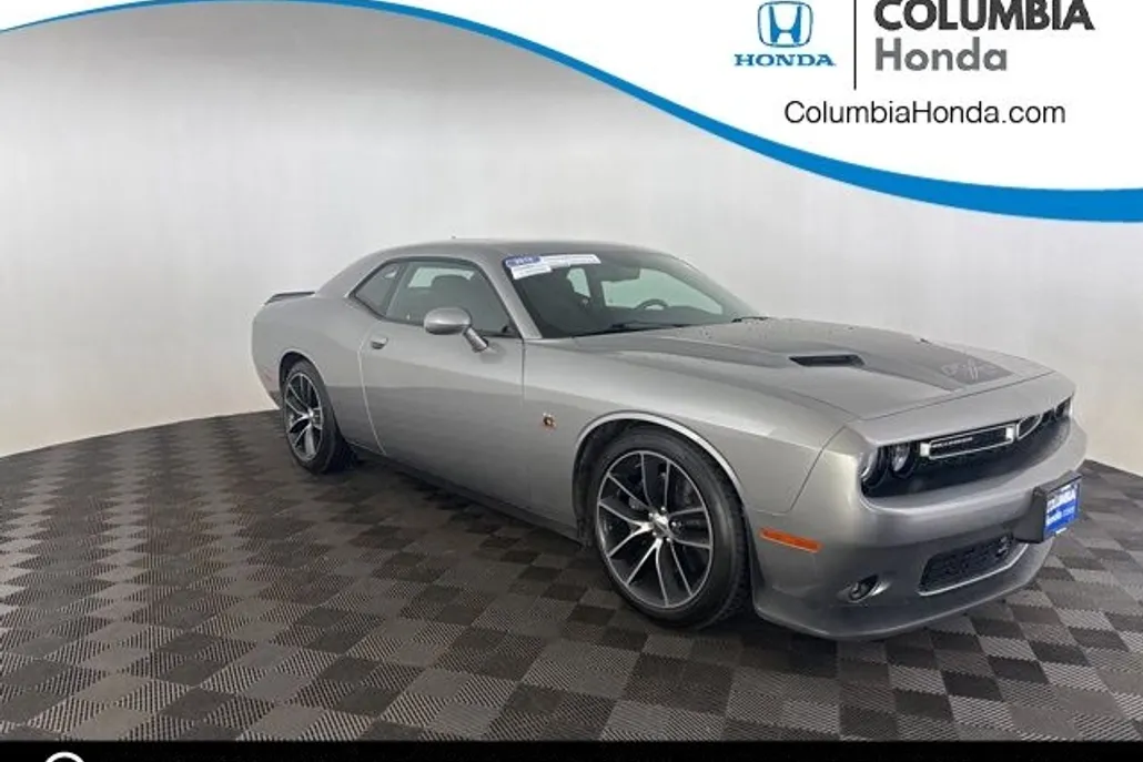 2016 Dodge Challenger R/T Scat Pack photo 1