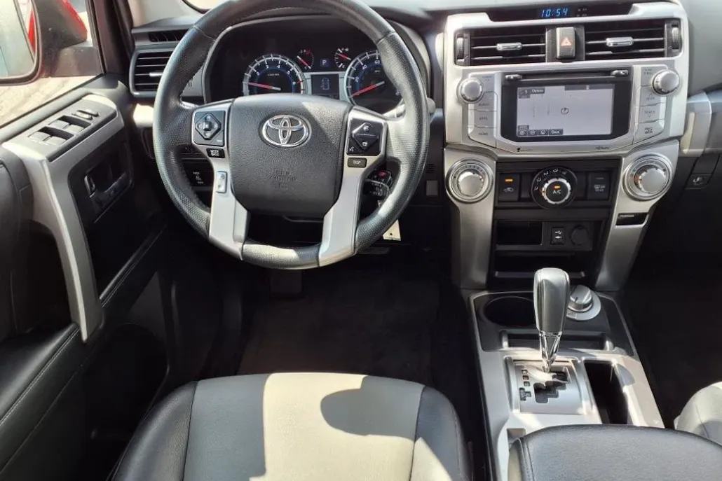 2014 Toyota 4Runner SR5 photo 1