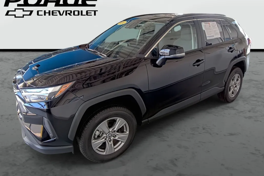 2024 Toyota RAV4 XLE photo 1