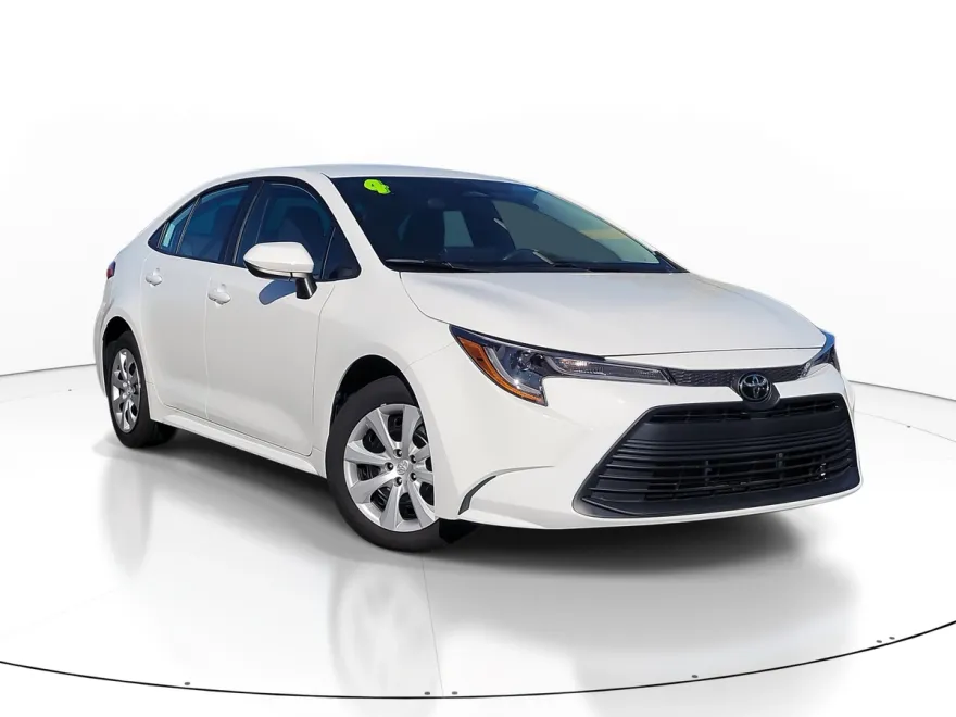 2024 Toyota Corolla LE photo 1