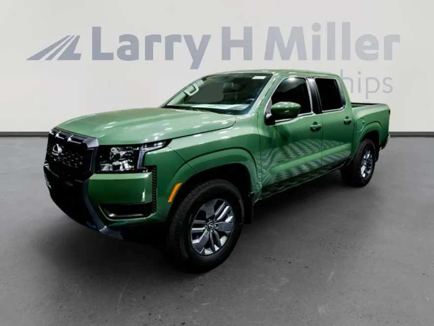 2025 Nissan Frontier LE photo 1