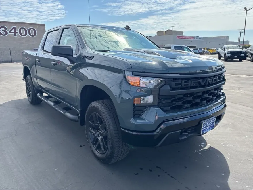 2025 Chevrolet Silverado 1500 Custom Trail Boss photo 1