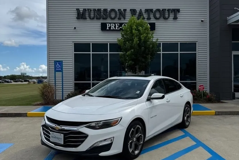 2024 Chevrolet Malibu 1LT photo 1