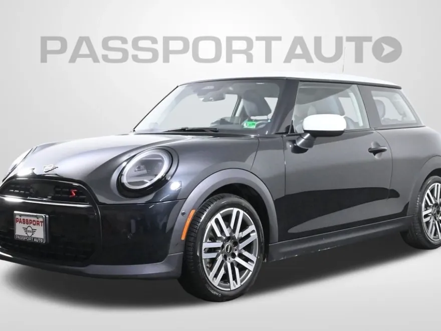 2025 Mini Cooper 2 Door Hardtop Signature photo 1