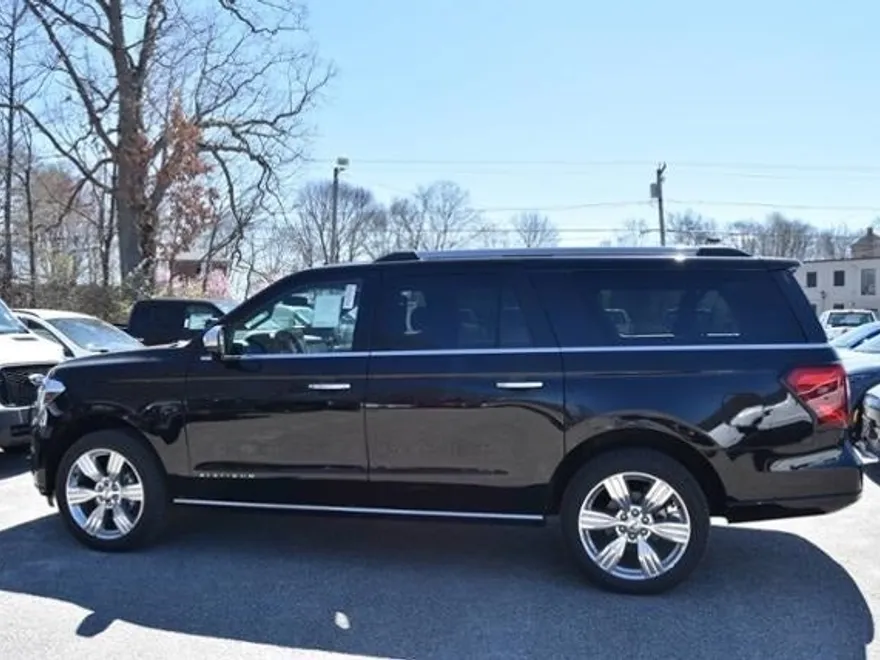2024 Ford Expedition MAX Platinum photo 1