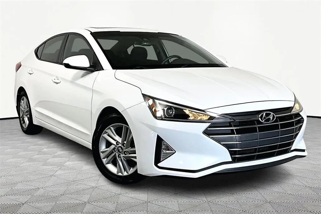2020 Hyundai Elantra Value Edition photo 1