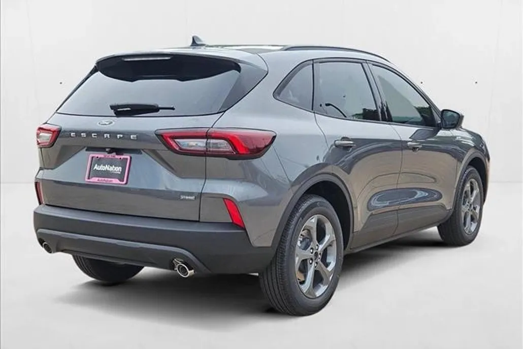2025 Ford Escape ST-Line photo 1