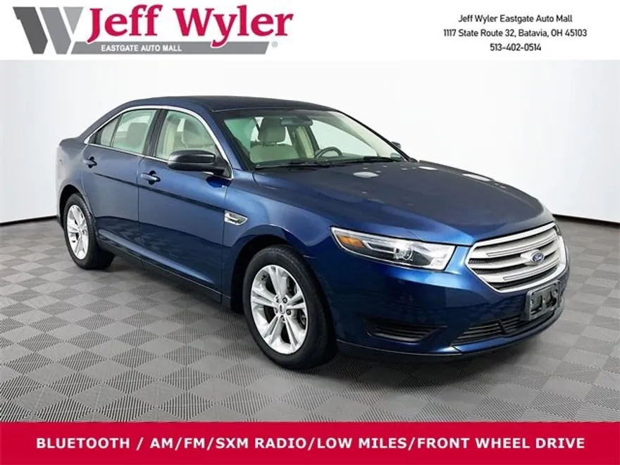 2016 Ford Taurus SE photo 1
