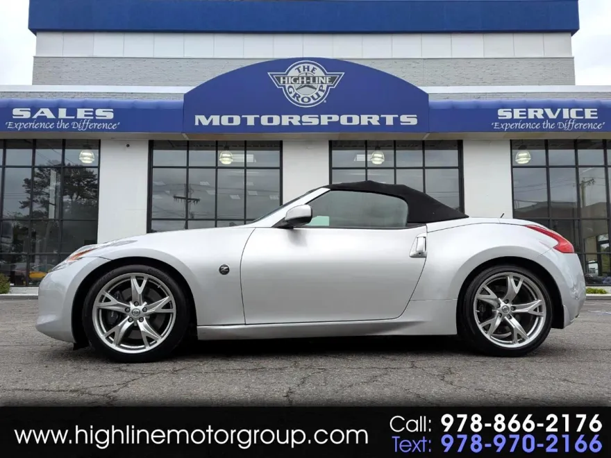2010 Nissan 370Z Touring photo 1
