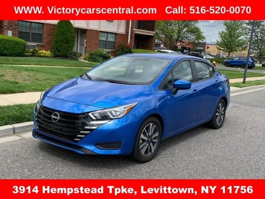 2023 Nissan Versa 1.6 SV photo 1