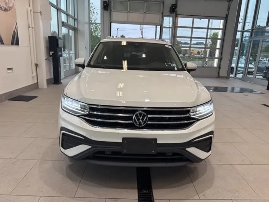 2022 Volkswagen Tiguan SE photo 1