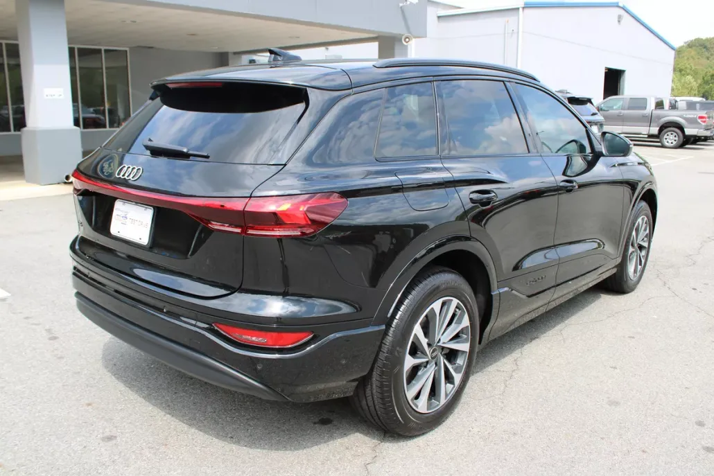 2025 Audi Q6 E-tron Premium Plus photo 1