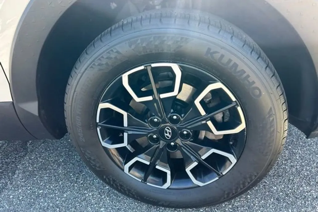 2022 Hyundai Santa Cruz SE photo 1