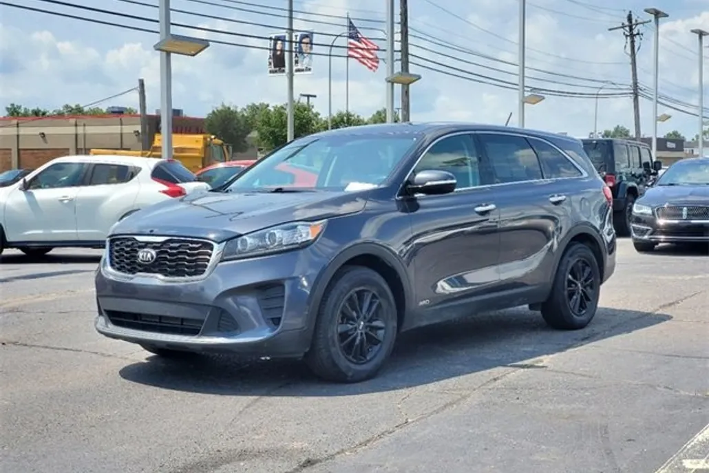 2019 Kia Sorento LX photo 1