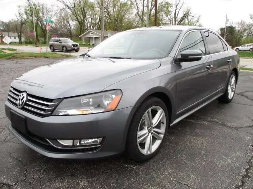 2015 Volkswagen Passat TDI SEL Premium photo 1