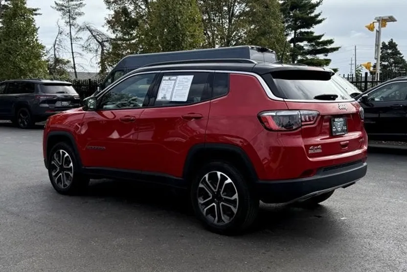 2023 Jeep Compass Limited photo 1