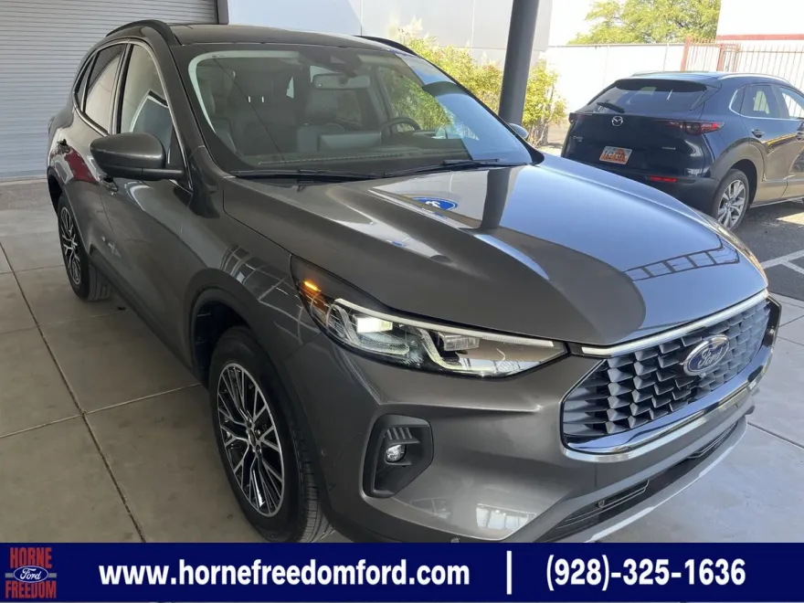 2024 Ford Escape Plug-In Hybrid photo 1