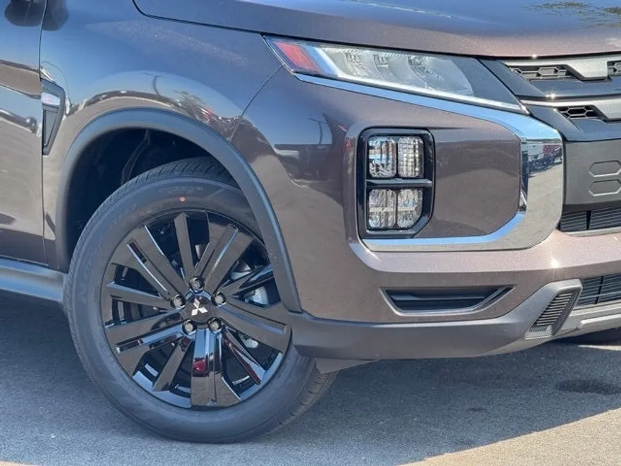 2025 Mitsubishi Outlander Sport ES SE LE photo 1