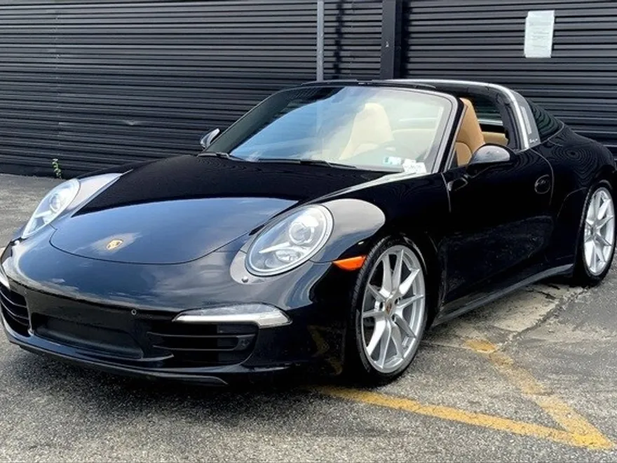 2015 Porsche 911 Targa 4 photo 1
