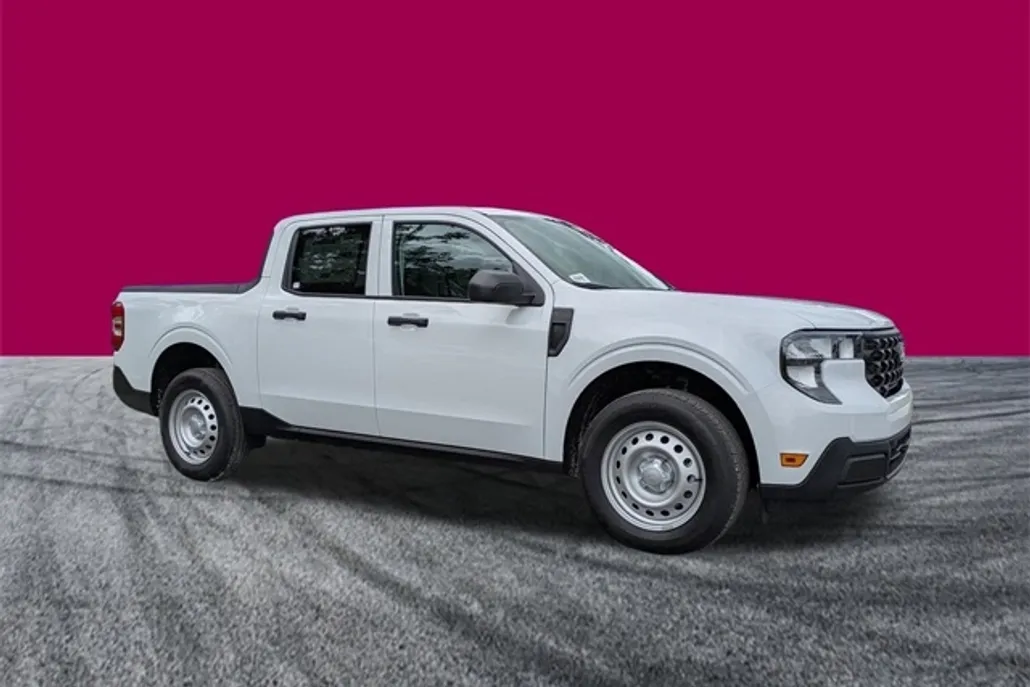 2025 Ford Maverick XL photo 1