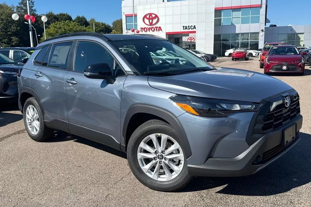 2026 Toyota Corolla Cross LE photo 1