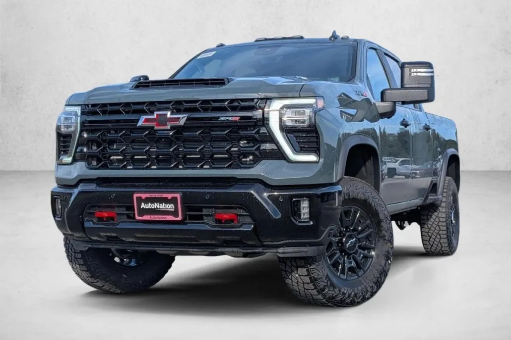 2025 Chevrolet Silverado 2500HD ZR2 photo 1