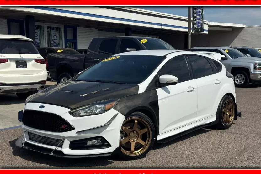 2018 Ford Focus ST photo 1