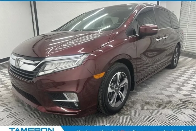 2019 Honda Odyssey Touring photo 1