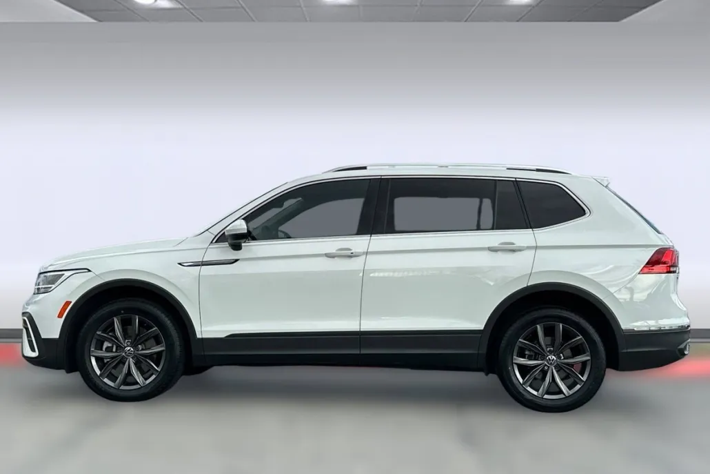2022 Volkswagen Tiguan SE photo 1