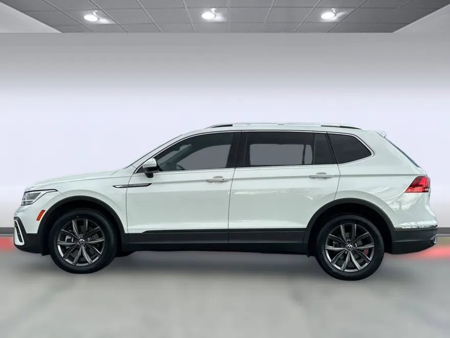 2022 Volkswagen Tiguan SE photo 1