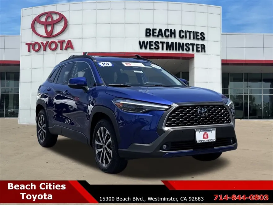 2023 Toyota Corolla Cross XLE photo 1
