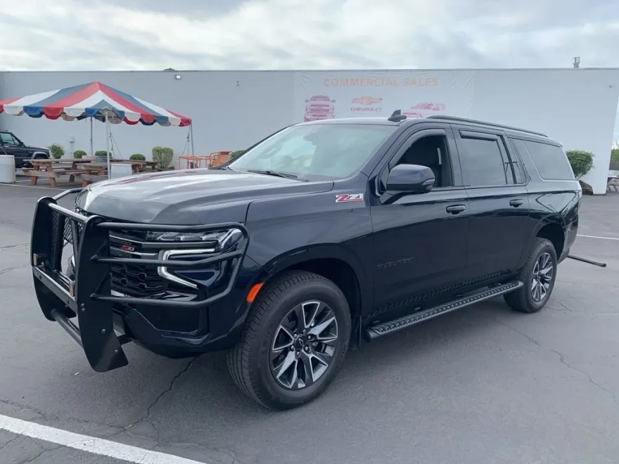 2022 Chevrolet Suburban Z71 photo 1